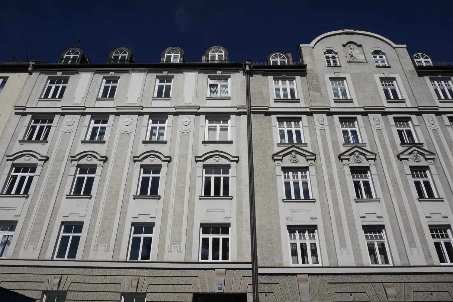 4 Zimmer Wohnung mit 95 m² in München – Bild 1