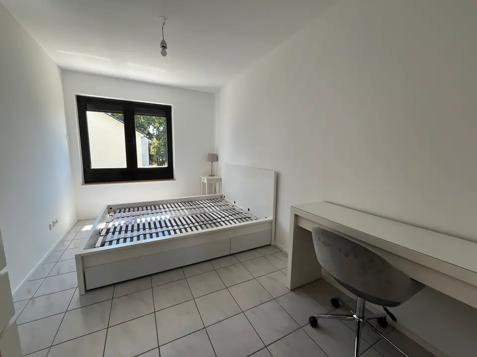 WG-Zimmer mit 11 m² in Langenfeld – Bild 2