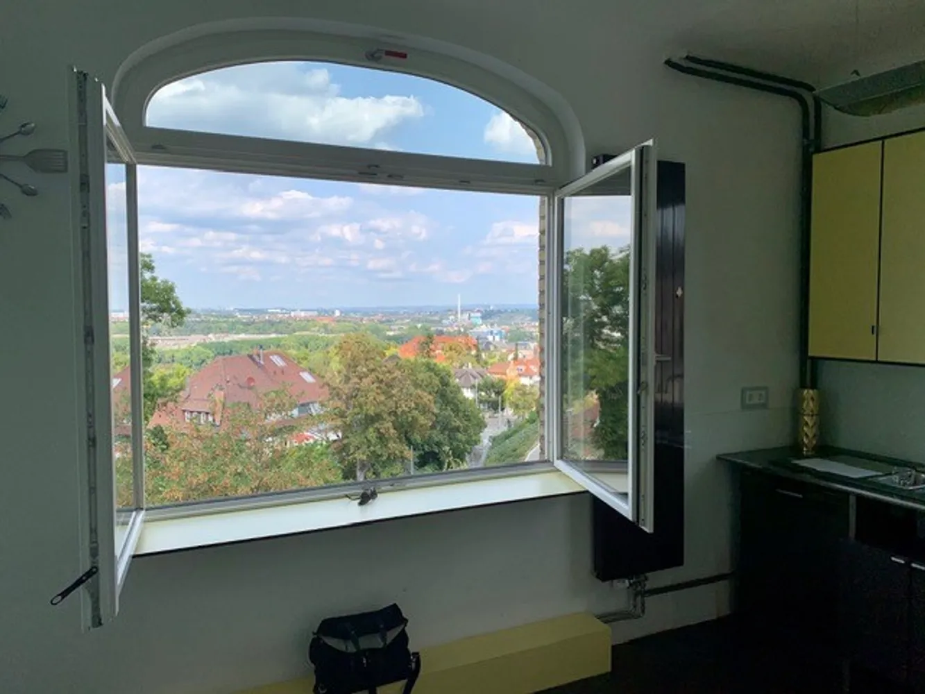 6 Zimmer Wohnung mit 270 m² in Stuttgart – Bild 1