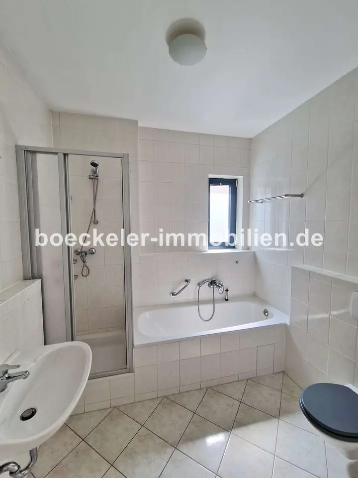 3 Zimmer Wohnung mit 101 m² in Weißenfels – Bild 5