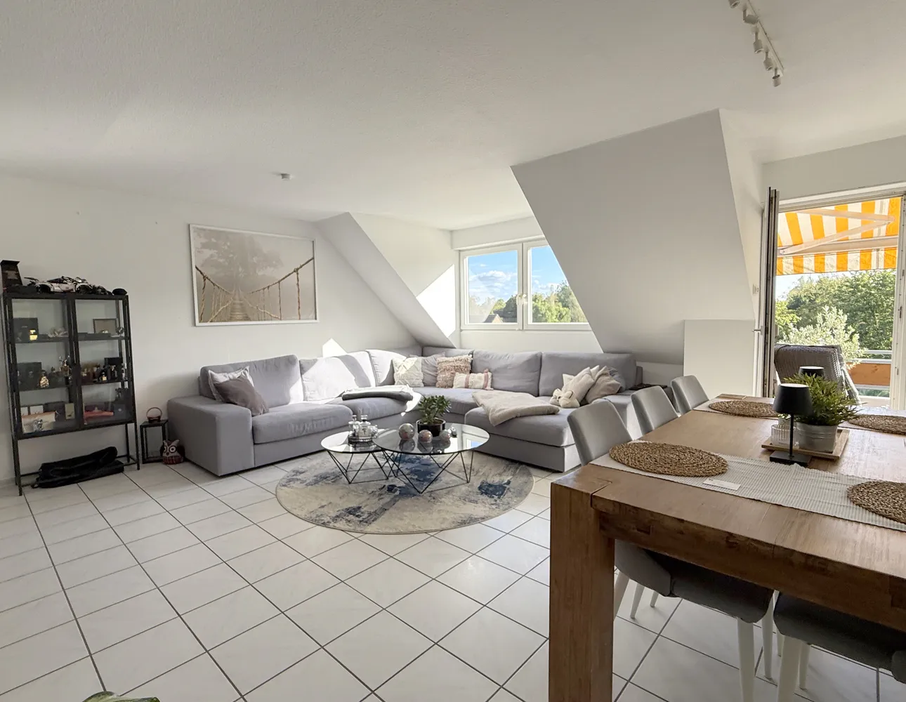 2 Zimmer Wohnung mit 90 m² in Neuss – Bild 2