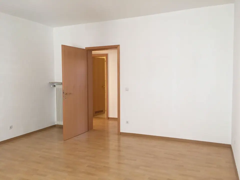 4 Zimmer Wohnung mit 98 m² in Nürnberg – Bild 1