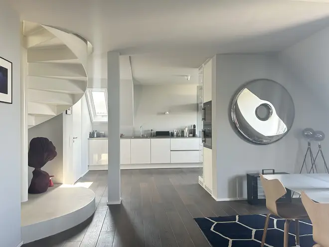 6 Zimmer Wohnung mit 200 m² in Wiesbaden – Bild 3