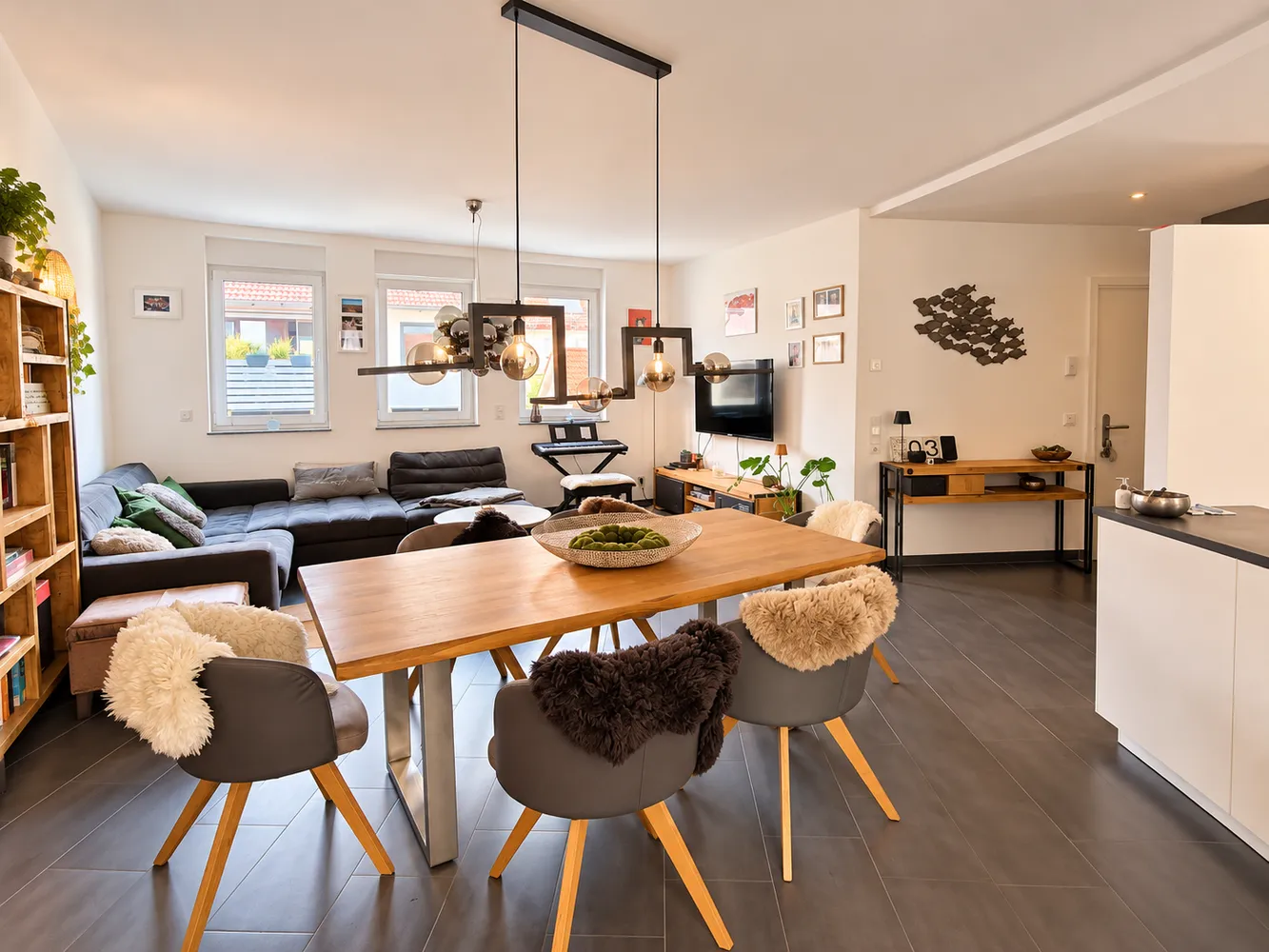 4 Zimmer Wohnung mit 121 m² in Wiesbaden – Bild 3