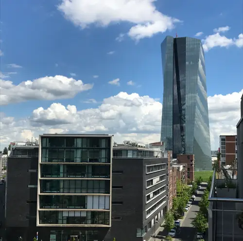 3 Zimmer Wohnung mit 105 m² in Frankfurt am Main – Bild 4