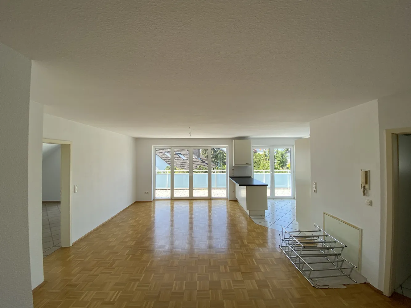 5 Zimmer Wohnung mit 150 m² in Wiesbaden – Bild 1