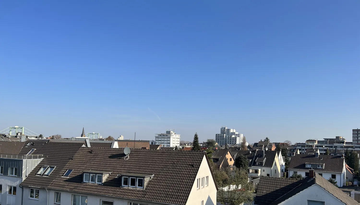 2 Zimmer Wohnung mit 127 m² in Köln – Bild 1