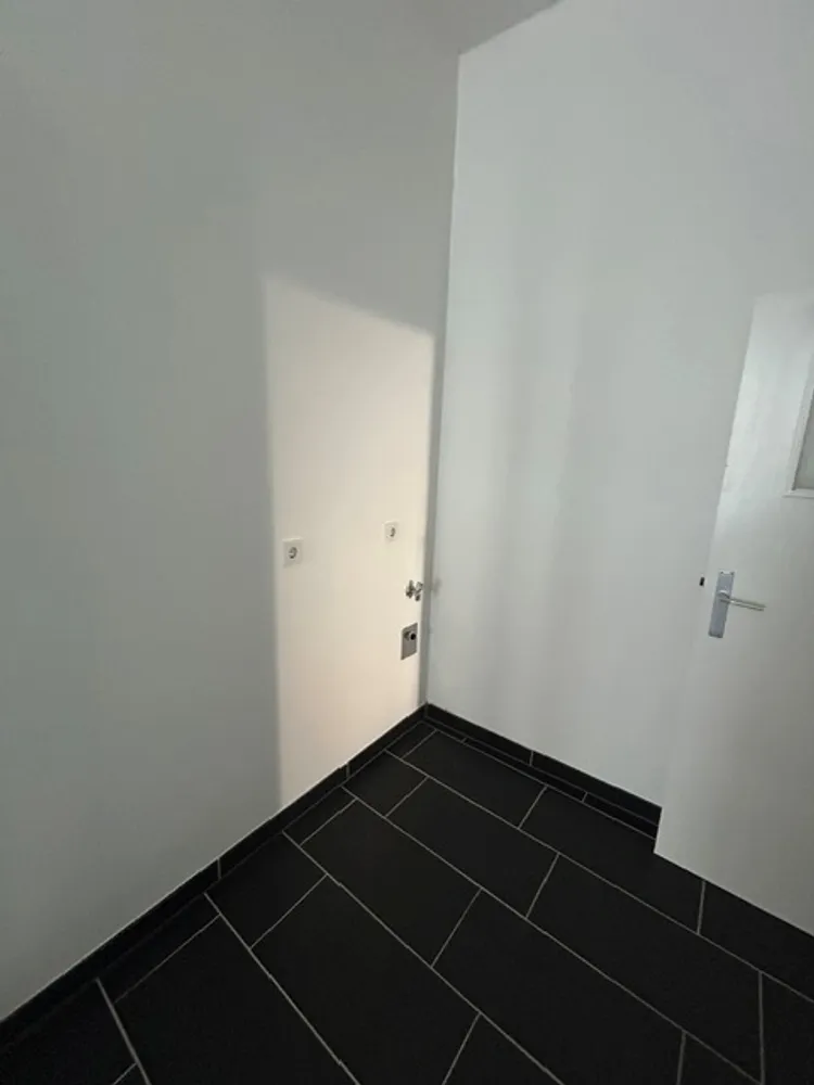 2 Zimmer Wohnung mit 111 m² in Berlin – Bild 12