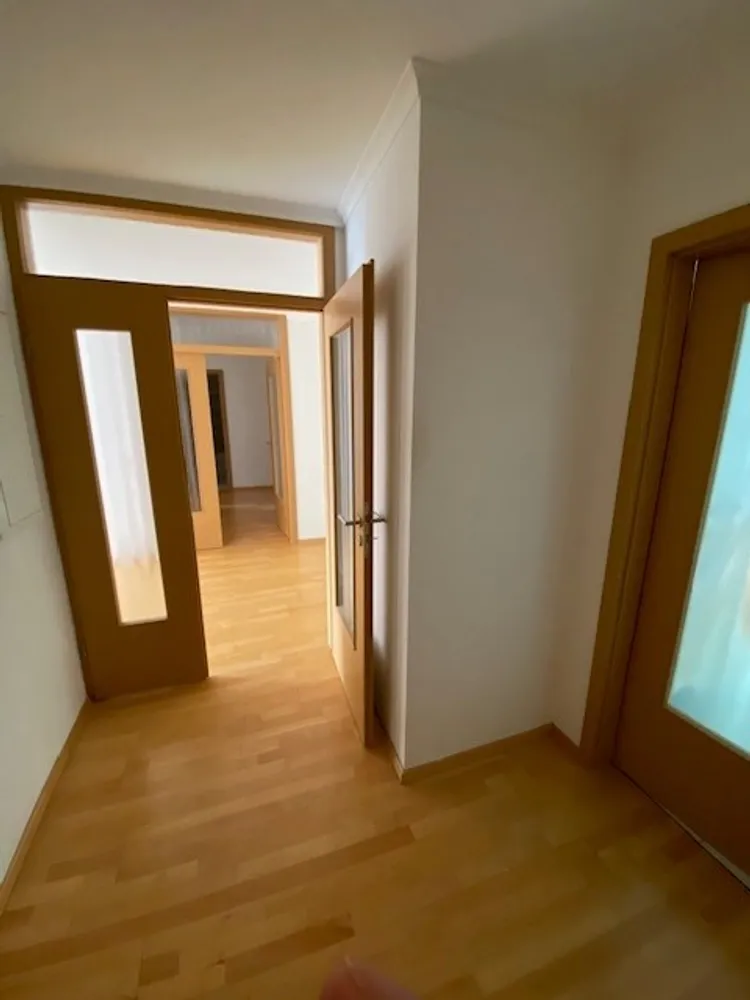 3 Zimmer Wohnung mit 110 m² in Krefeld – Bild 2