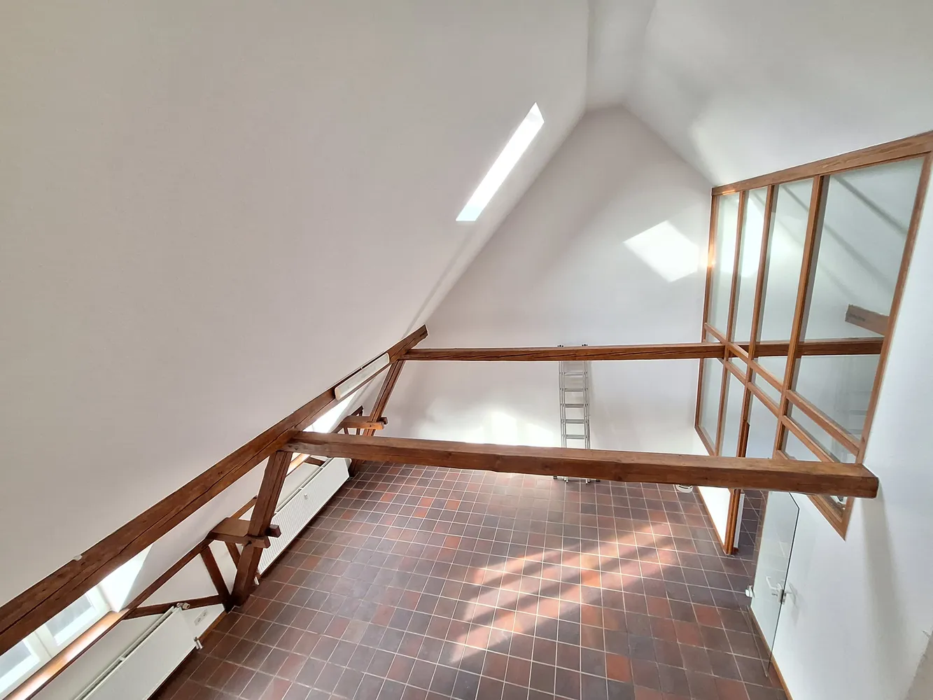 2 Zimmer Wohnung mit 87 m² in Hamburg – Bild 1