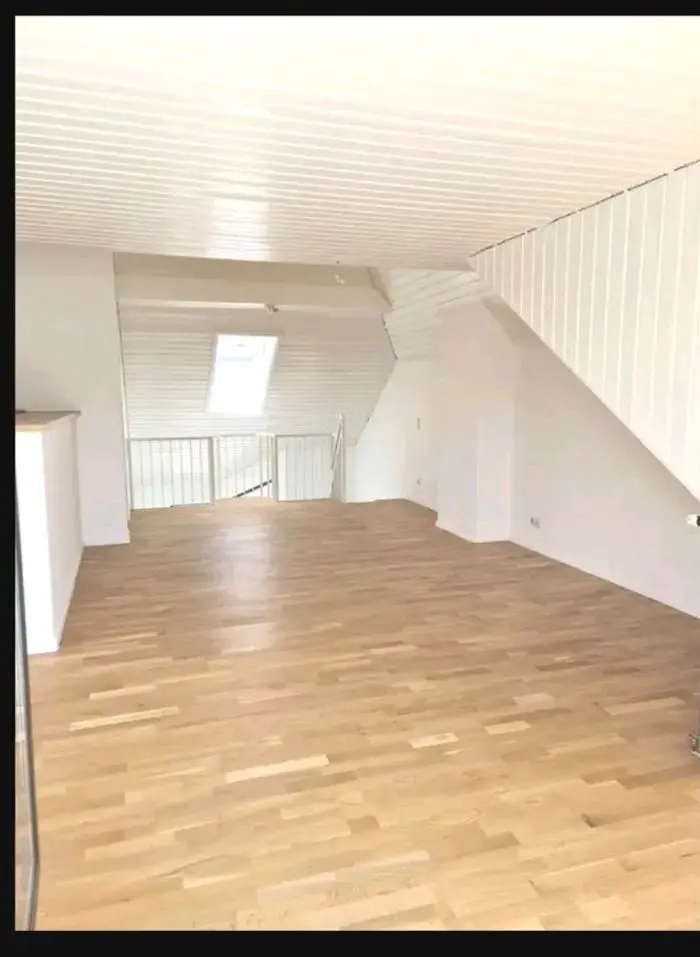 2 Zimmer Wohnung mit 95 m² in Düsseldorf – Bild 2