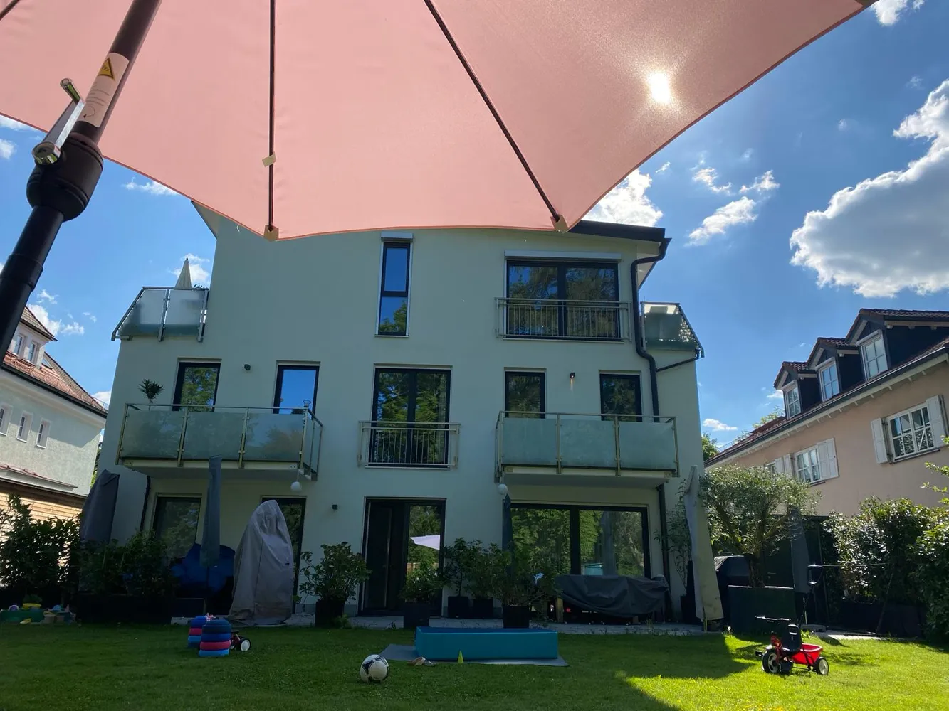 5 Zimmer Wohnung mit 138 m² in München – Bild 1