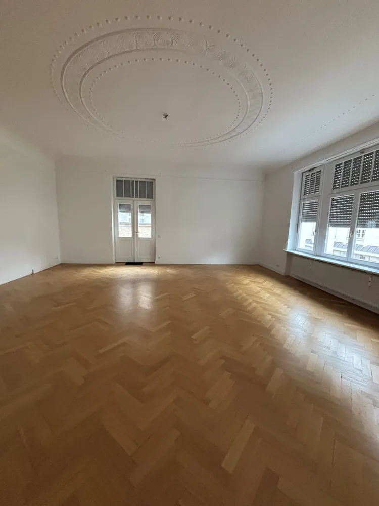 5 Zimmer Wohnung mit 330 m² in München – Bild 6
