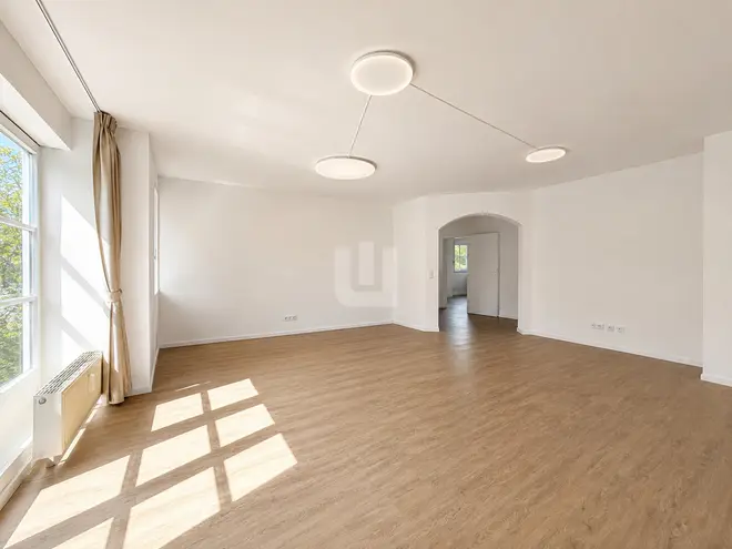 6 Zimmer Wohnung mit 138 m² in München – Bild 3
