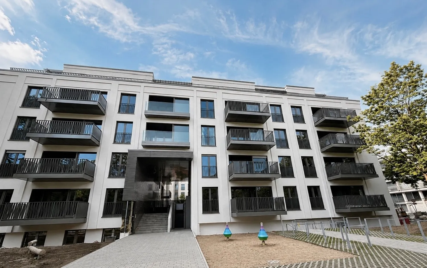 4 Zimmer Wohnung mit 120 m² in Düsseldorf – Bild 1