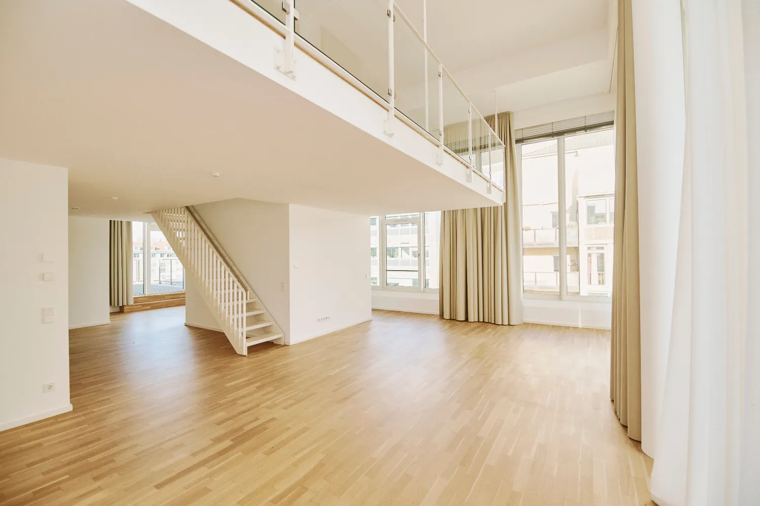 2 Zimmer Wohnung mit 186 m² in Hannover – Bild 4