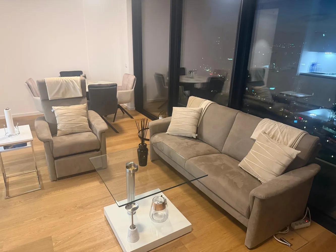 2 Zimmer Wohnung mit 63 m² in Frankfurt am Main – Bild 2