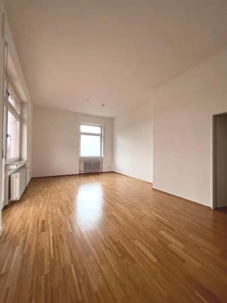 2 Zimmer Wohnung mit 78 m² in Wiesbaden – Bild 2