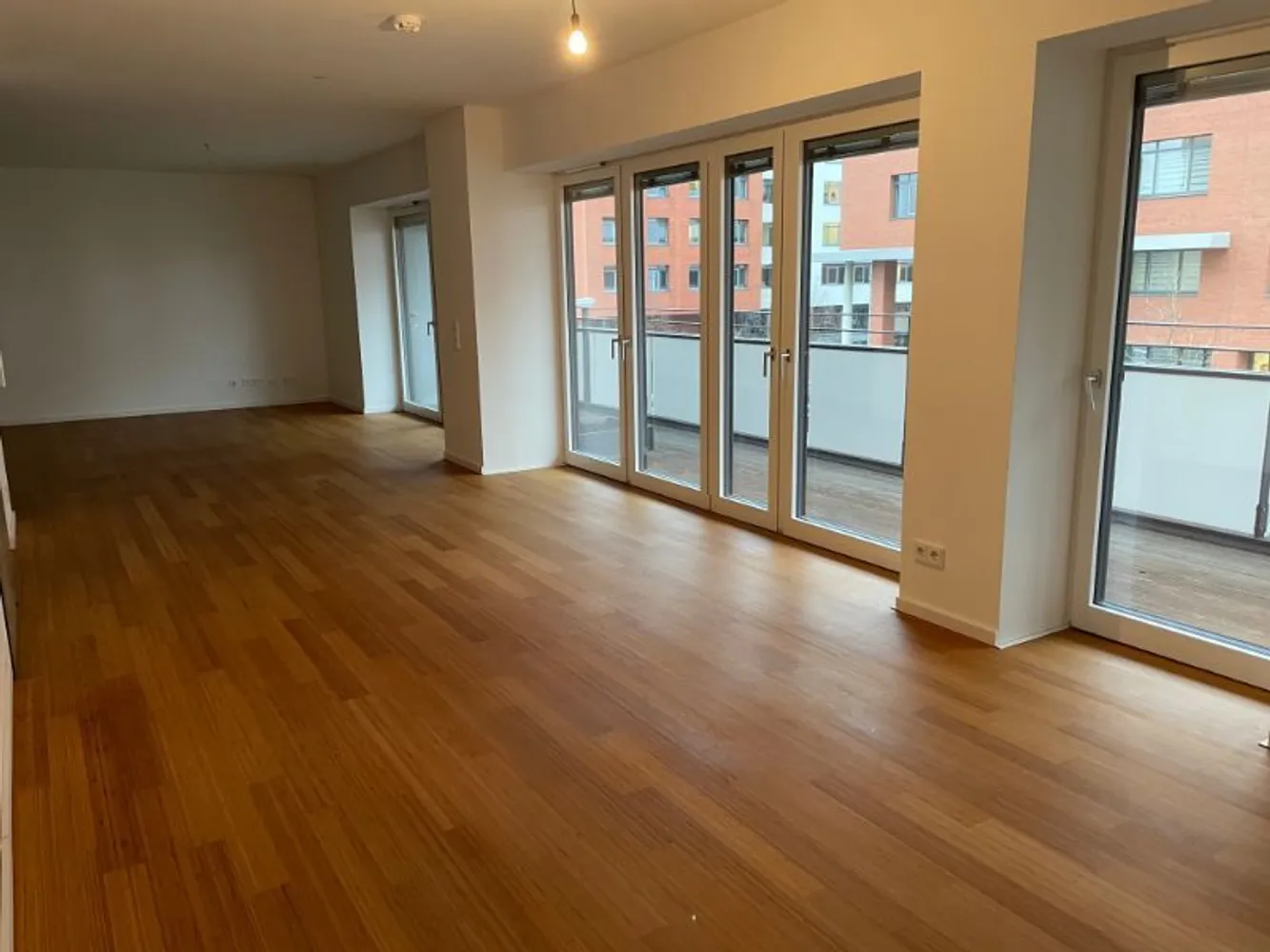 4 Zimmer Wohnung mit 144 m² in Hannover – Bild 1