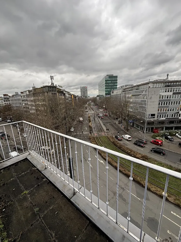 4 Zimmer Wohnung mit 137 m² in Düsseldorf – Bild 2