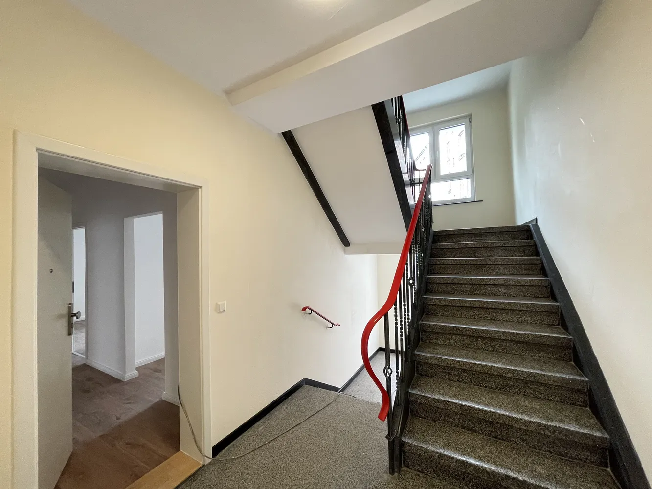 2 Zimmer Wohnung mit 57 m² in Hannover – Bild 2