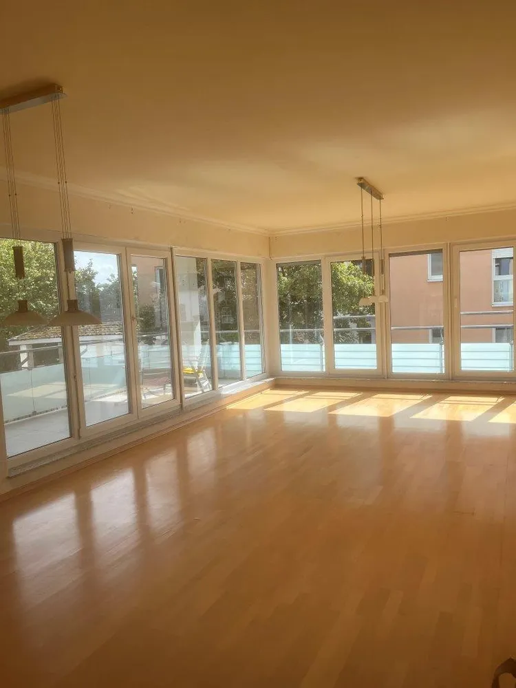 3 Zimmer Wohnung mit 110 m² in Wiesbaden – Bild 1