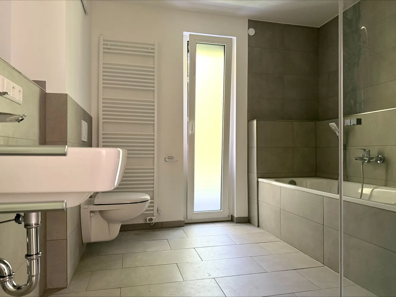 4 Zimmer Wohnung mit 146 m² in Metzingen – Bild 1