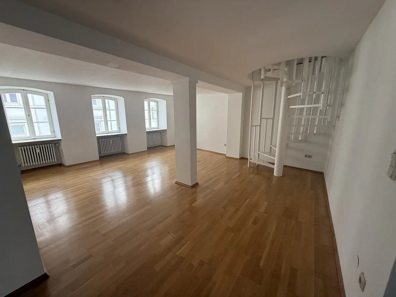 2 Zimmer Wohnung mit 92 m² in Saarbrücken – Bild 1