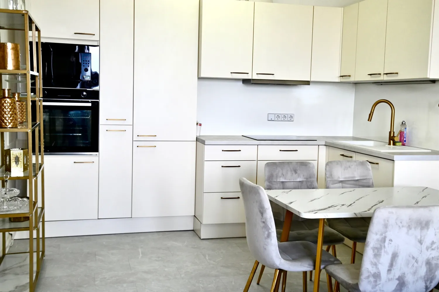 2 Zimmer Wohnung mit 75 m² in Berlin – Bild 1