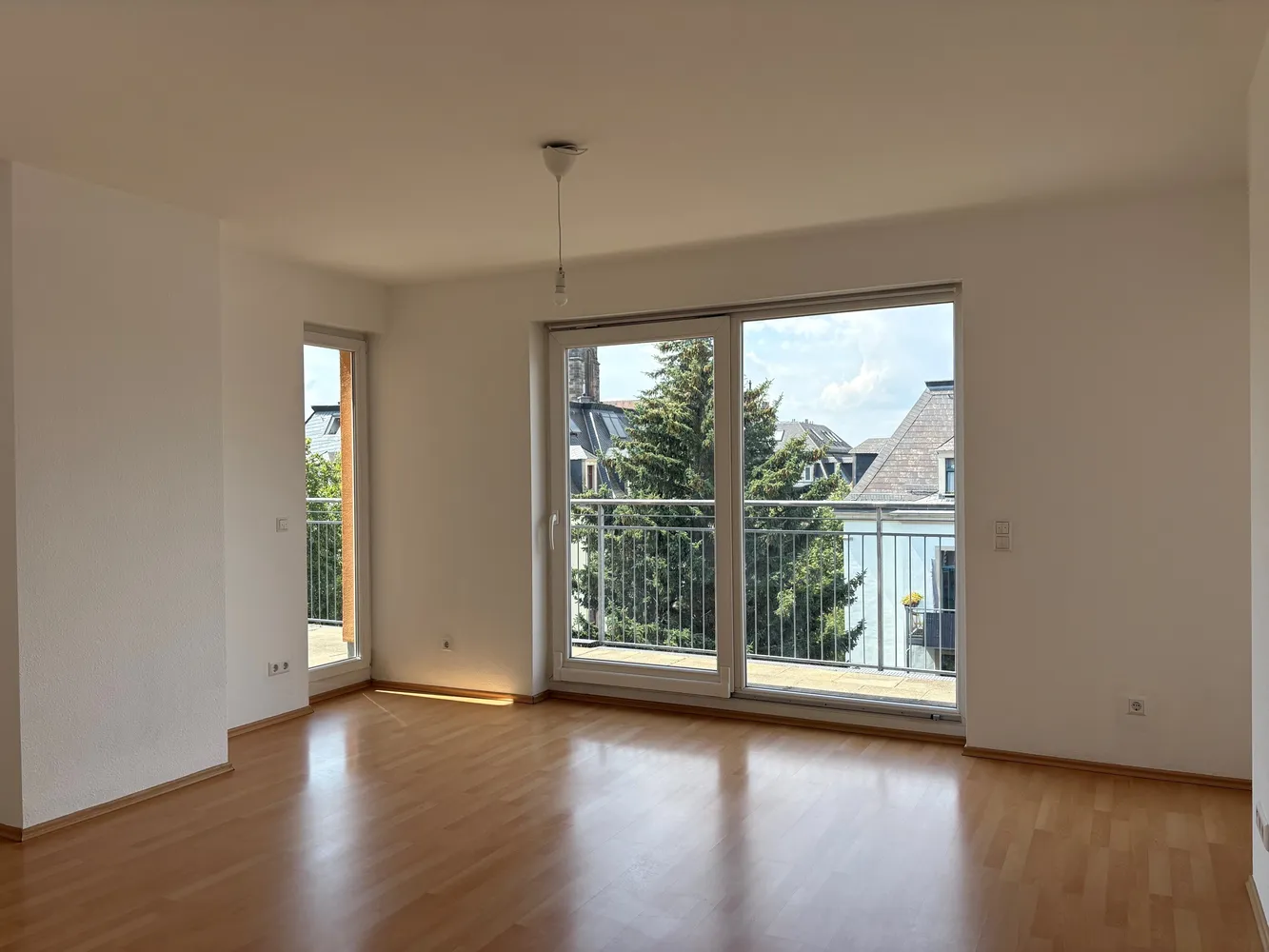 2 Zimmer Wohnung mit 71 m² in Dresden – Bild 2