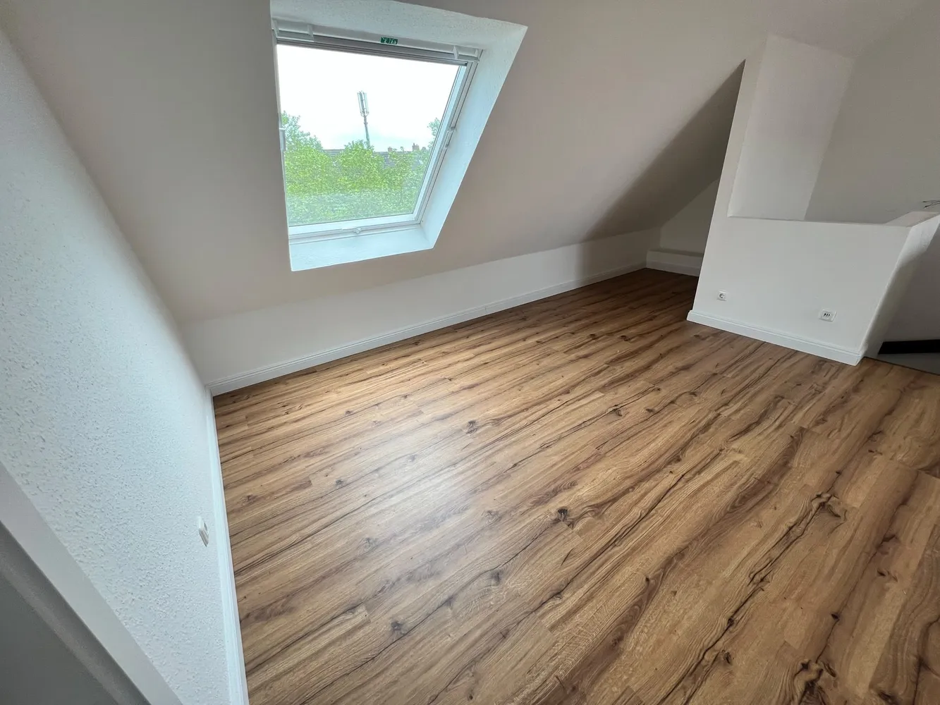3 Zimmer Wohnung mit 96 m² in Düsseldorf – Bild 2