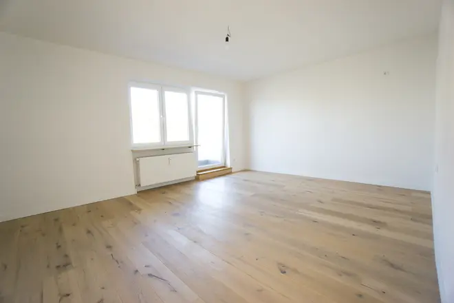 2 Zimmer Wohnung mit 119 m² in Regensburg – Bild 2
