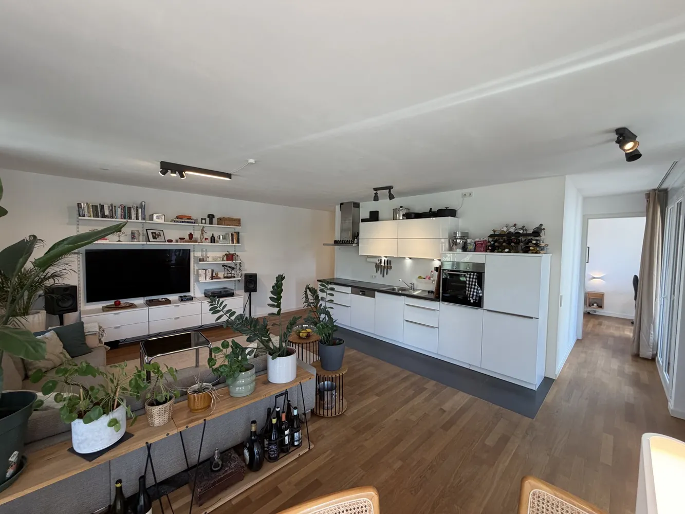 2 Zimmer Wohnung mit 75 m² in München – Bild 2