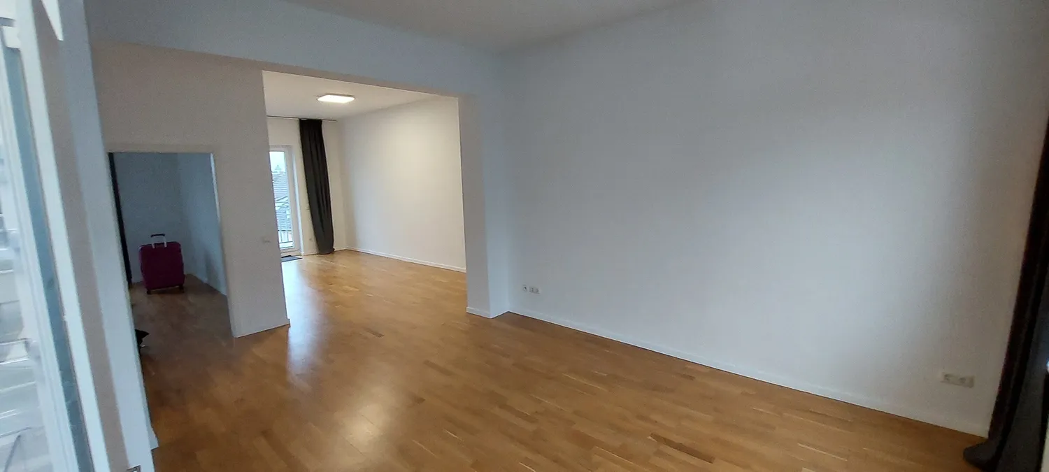 4 Zimmer Wohnung mit 96 m² in Düsseldorf – Bild 2