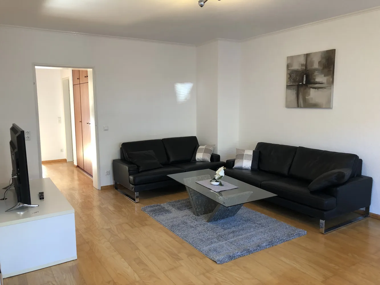 2 room apartment with 60 m² in Düsseldorf – Photo 2
