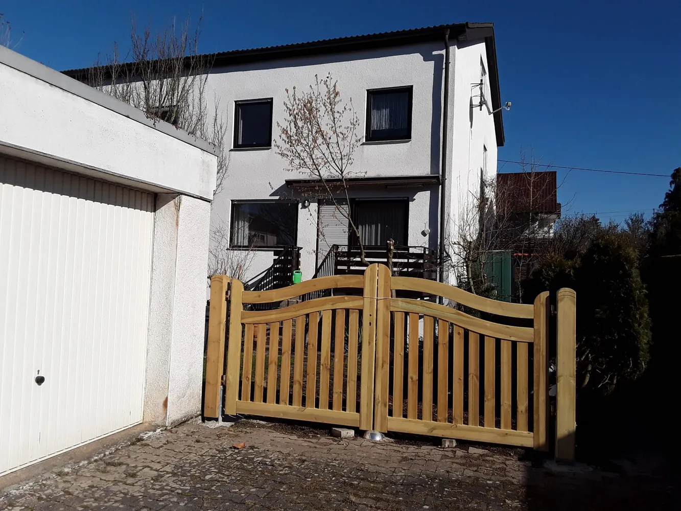 6 Zimmer Haus mit 166 m² in Leonberg – Bild 1