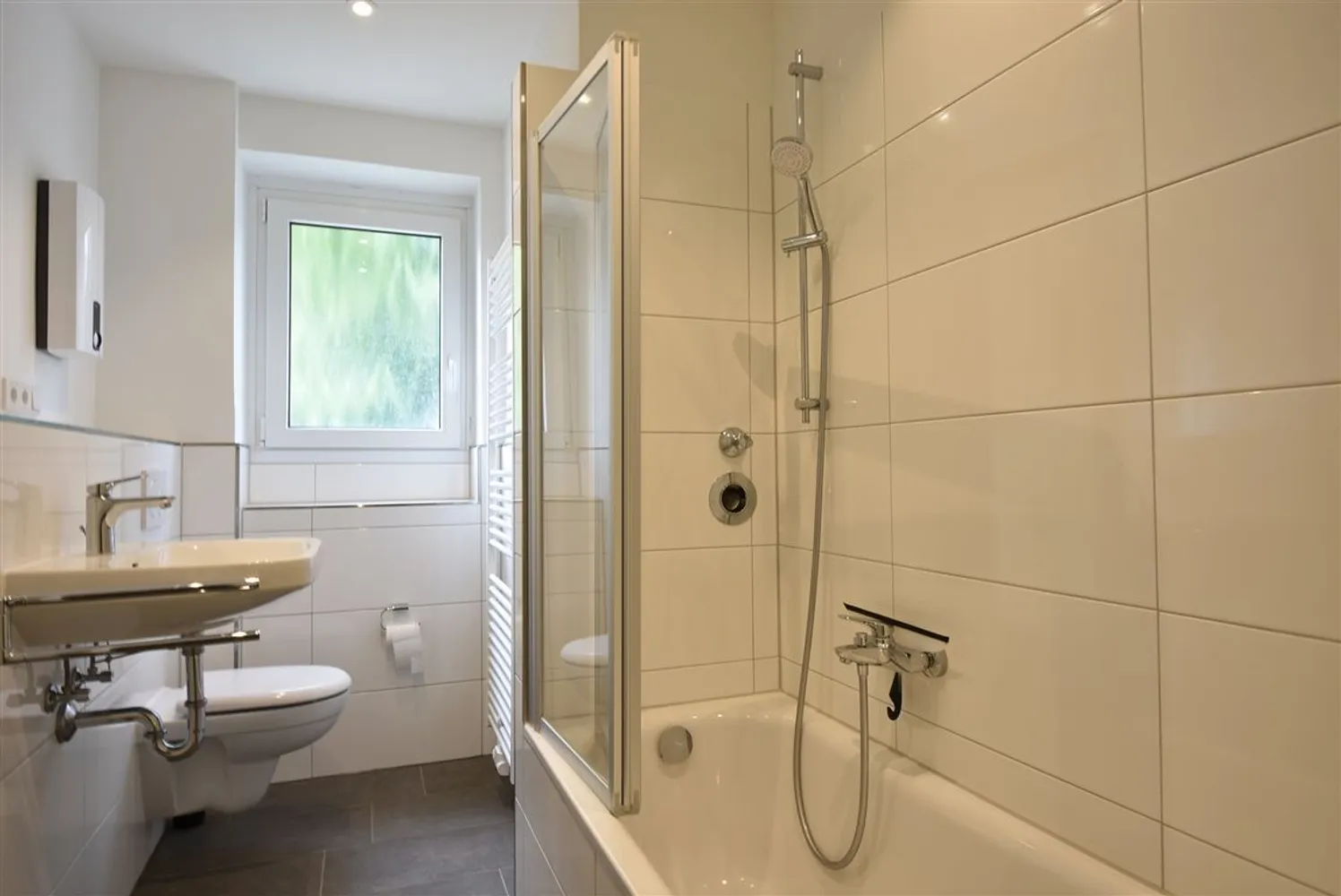 2 Zimmer Wohnung mit 75 m² in Düsseldorf – Bild 4