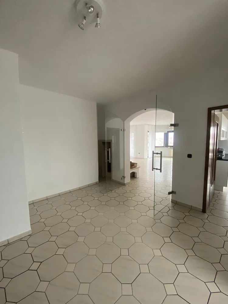 4 Zimmer Wohnung mit 180 m² in Mannheim – Bild 2