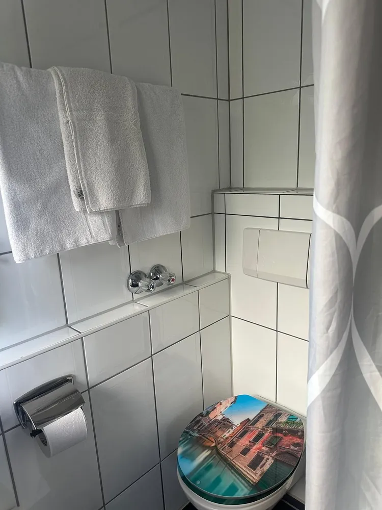 Shared room with 17 m² in Fellbach – Photo 2