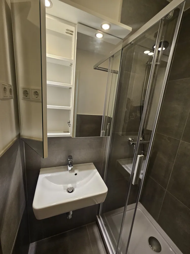 1 room apartment with 34 m² in Bonn – Photo 12