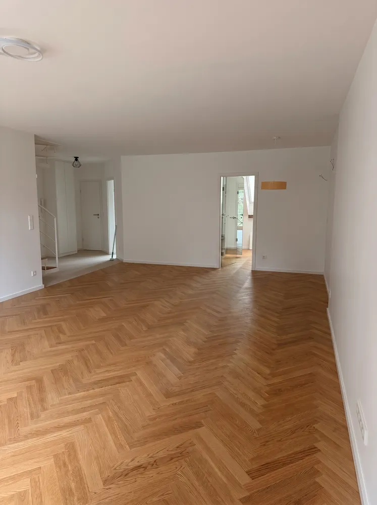 4 Zimmer Wohnung mit 124 m² in Düsseldorf – Bild 2