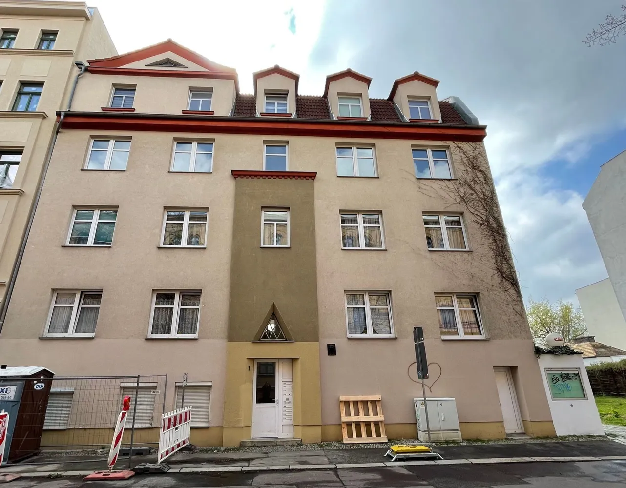 2 room apartment with 68 m² in Halle (Saale) – Photo 1