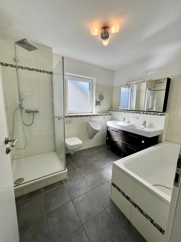 5 Zimmer Haus mit 175 m² in Wiesbaden – Bild 4