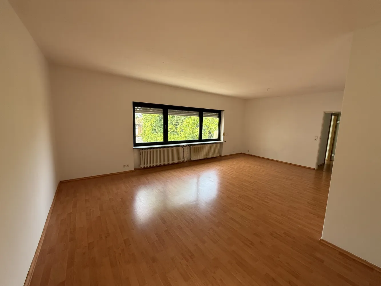 4 Zimmer Wohnung mit 140 m² in Ludwigshafen am Rhein – Bild 1