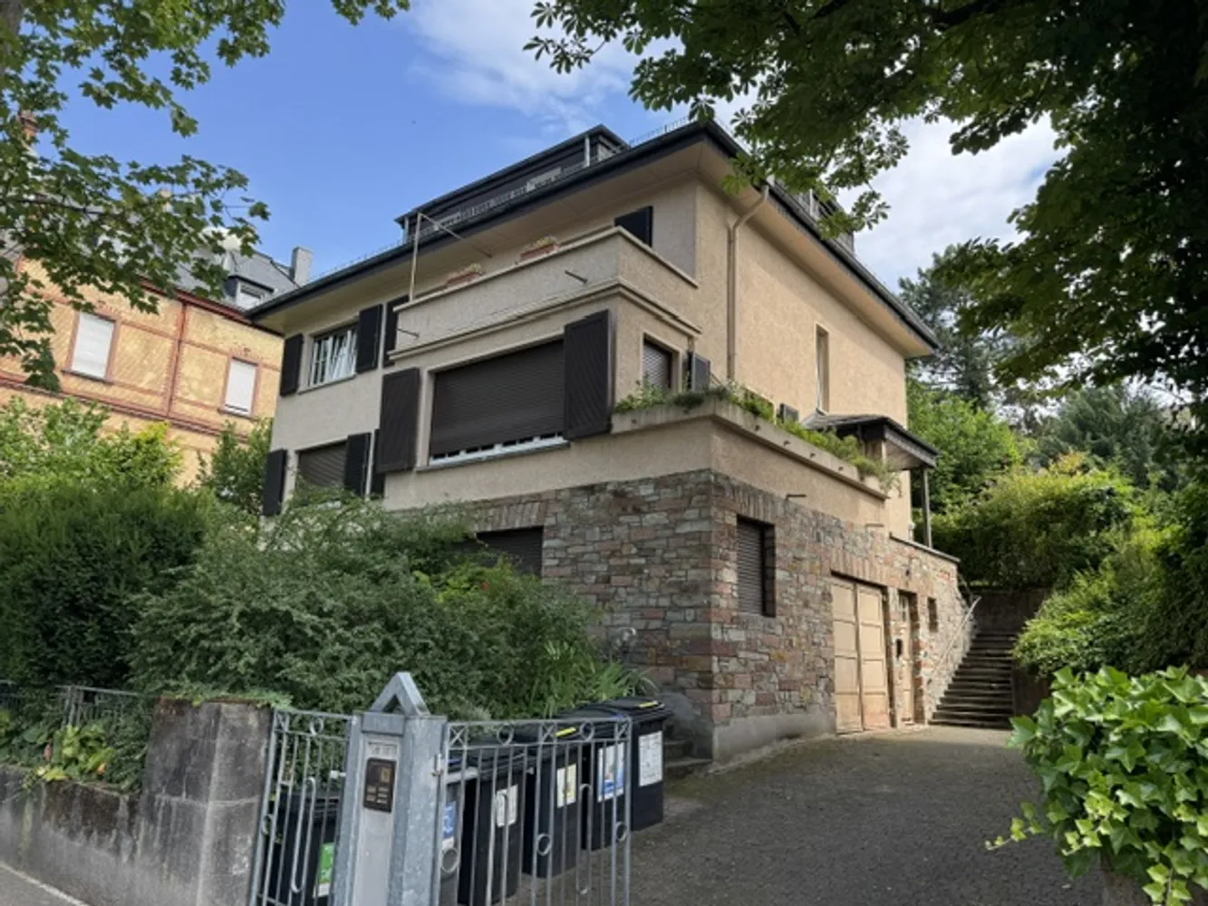 4 room apartment with 94 m² in Wiesbaden – Photo 1
