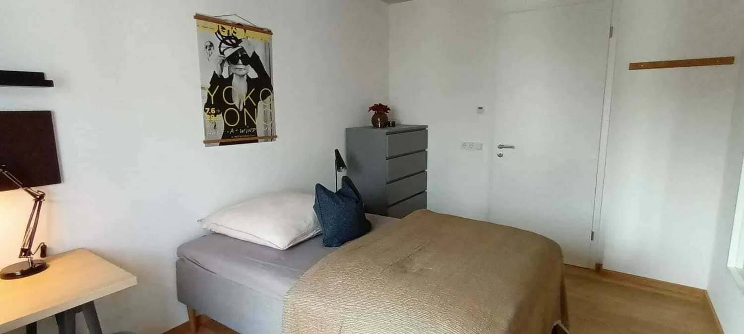 Shared room with 12 m² in Munich – Photo 2