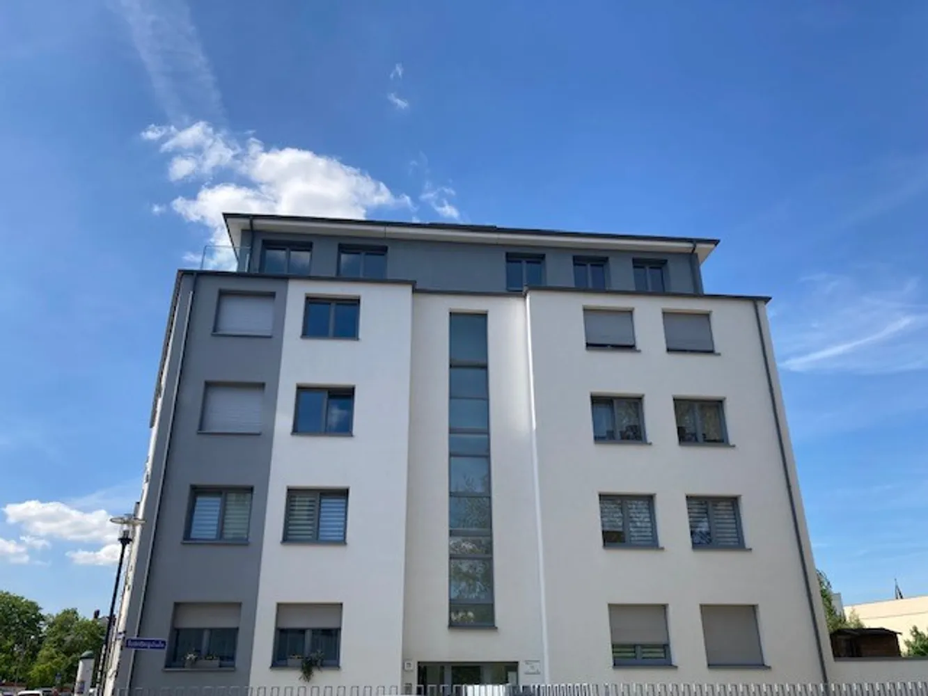 4 Zimmer Wohnung mit 145 m² in Magdeburg – Bild 2
