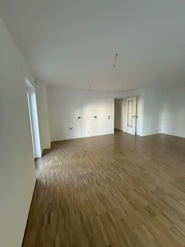 2 Zimmer Wohnung mit 83 m² in München – Bild 3