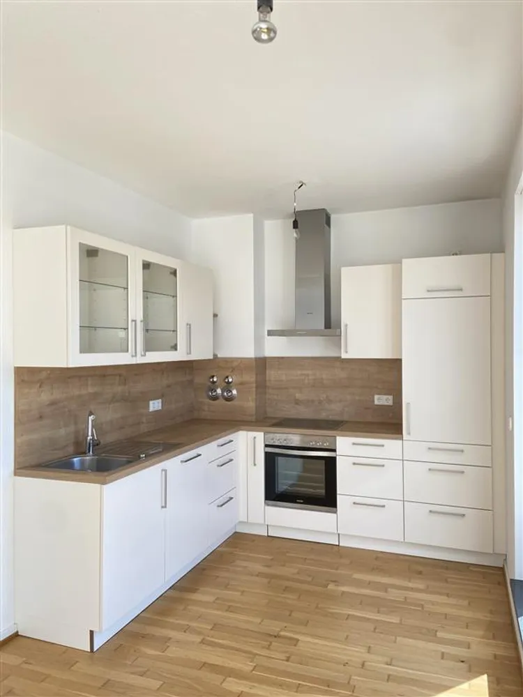 2 Zimmer Wohnung mit 70 m² in Wiesbaden – Bild 4