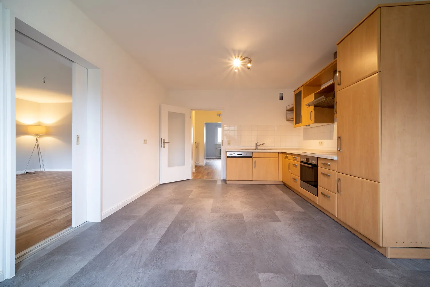 2 Zimmer Wohnung mit 70 m² in Wiesbaden – Bild 11